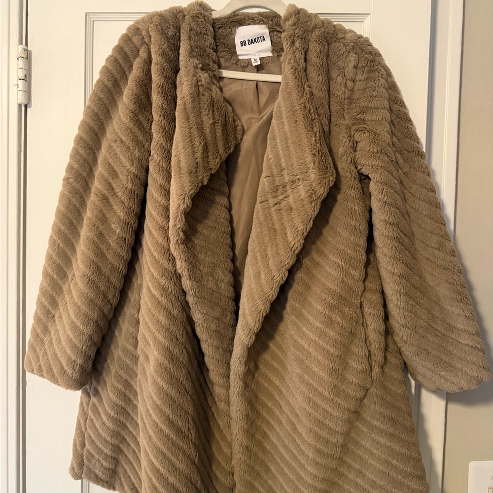 BB Dakota Women's Cozy Tan Teddy Jacket